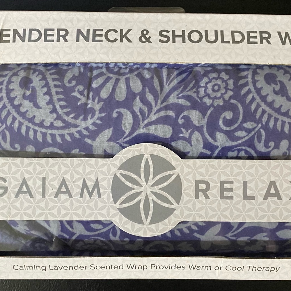 Gaiam Lavender Neck & Shoulder Wrap, NIB!